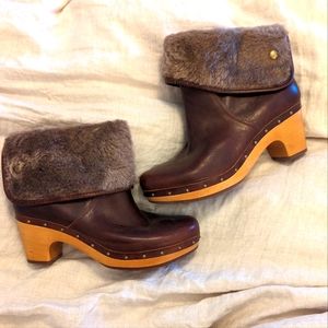 UGG Australia Women's Lynnea II Sheepskin Clog Boots heel Size 11